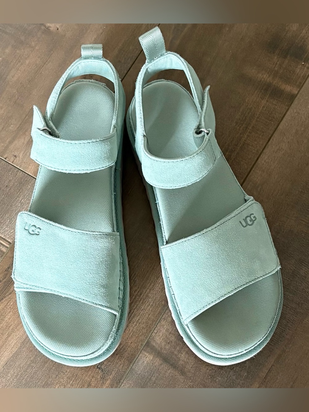 Ugg Goldenstar Platform Suede Sandal Artichoke Size 9.5 Travel Summer Comfort